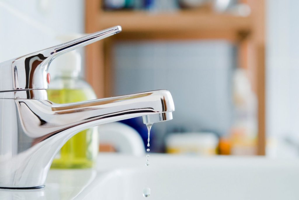 How to Stop a Leaking Tap in Its Tracks